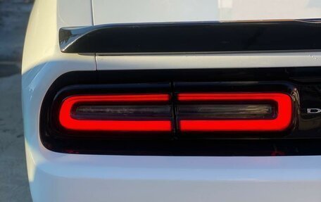 Dodge Challenger III рестайлинг 2, 2018 год, 2 100 000 рублей, 5 фотография