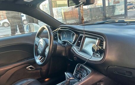 Dodge Challenger III рестайлинг 2, 2018 год, 2 100 000 рублей, 2 фотография