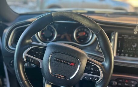 Dodge Challenger III рестайлинг 2, 2018 год, 2 100 000 рублей, 3 фотография