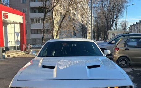 Dodge Challenger III рестайлинг 2, 2018 год, 2 100 000 рублей, 9 фотография