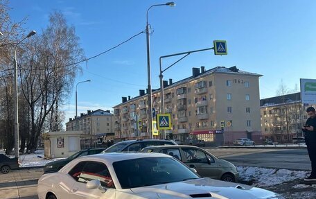 Dodge Challenger III рестайлинг 2, 2018 год, 2 100 000 рублей, 13 фотография