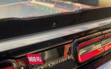 Dodge Challenger III рестайлинг 2, 2018 год, 2 100 000 рублей, 6 фотография