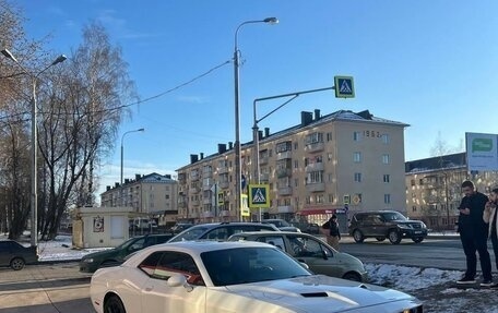Dodge Challenger III рестайлинг 2, 2018 год, 2 100 000 рублей, 8 фотография