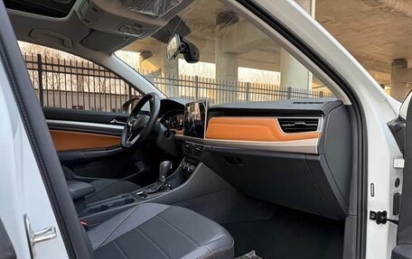 Volkswagen Bora, 2024 год, 2 400 000 рублей, 13 фотография