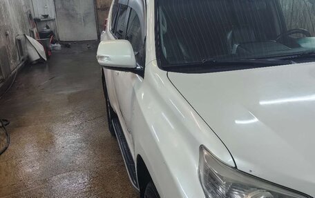 Toyota Land Cruiser Prado 150 рестайлинг 2, 2010 год, 2 200 000 рублей, 3 фотография