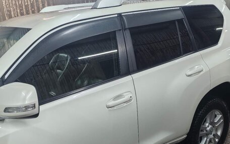 Toyota Land Cruiser Prado 150 рестайлинг 2, 2010 год, 2 200 000 рублей, 5 фотография