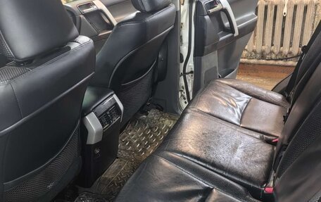 Toyota Land Cruiser Prado 150 рестайлинг 2, 2010 год, 2 200 000 рублей, 14 фотография