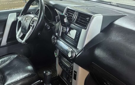 Toyota Land Cruiser Prado 150 рестайлинг 2, 2010 год, 2 200 000 рублей, 13 фотография