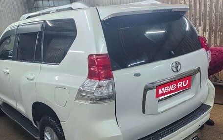 Toyota Land Cruiser Prado 150 рестайлинг 2, 2010 год, 2 200 000 рублей, 6 фотография