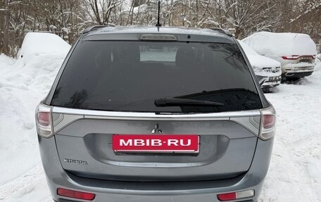 Mitsubishi Outlander III рестайлинг 3, 2012 год, 1 000 000 рублей, 5 фотография