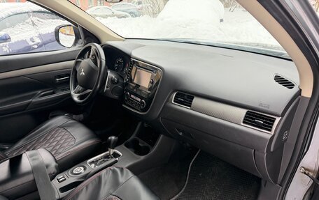 Mitsubishi Outlander III рестайлинг 3, 2012 год, 1 000 000 рублей, 12 фотография