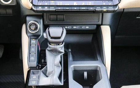 Toyota Land Cruiser Prado, 2025 год, 9 940 000 рублей, 14 фотография