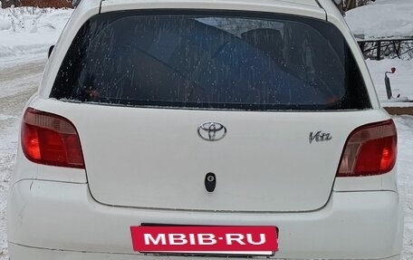 Toyota Vitz, 2001 год, 300 000 рублей, 2 фотография