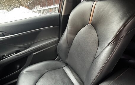 Toyota Camry, 2018 год, 2 700 000 рублей, 16 фотография