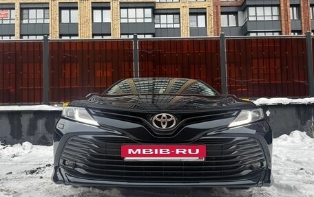 Toyota Camry, 2018 год, 2 700 000 рублей, 11 фотография
