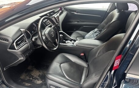 Toyota Camry, 2018 год, 2 700 000 рублей, 18 фотография