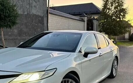 Toyota Camry, 2021 год, 2 400 000 рублей, 1 фотография