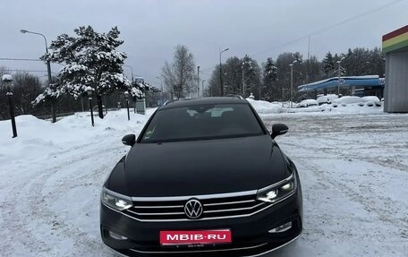 Volkswagen Passat B8 рестайлинг, 2020 год, 2 300 000 рублей, 1 фотография