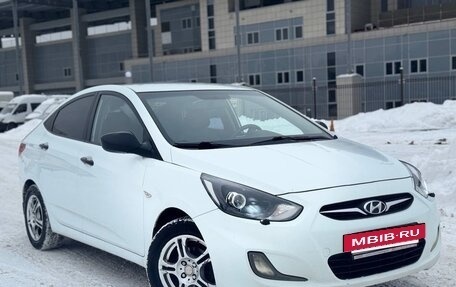 Hyundai Solaris II рестайлинг, 2012 год, 650 000 рублей, 4 фотография