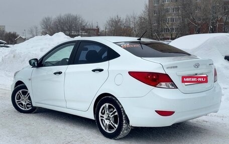 Hyundai Solaris II рестайлинг, 2012 год, 650 000 рублей, 5 фотография