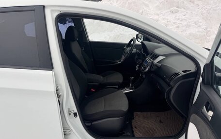 Hyundai Solaris II рестайлинг, 2012 год, 650 000 рублей, 26 фотография