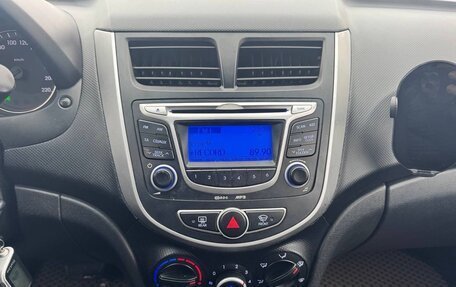 Hyundai Solaris II рестайлинг, 2012 год, 650 000 рублей, 30 фотография