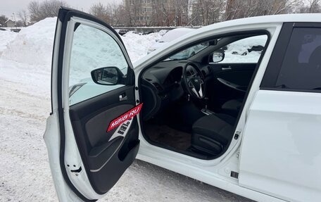 Hyundai Solaris II рестайлинг, 2012 год, 650 000 рублей, 22 фотография