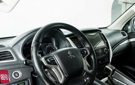 Mitsubishi Pajero Sport III рестайлинг, 2018 год, 2 831 000 рублей, 5 фотография