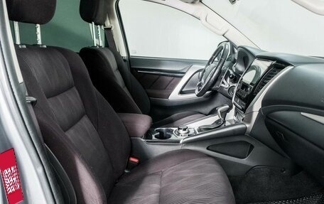 Mitsubishi Pajero Sport III рестайлинг, 2018 год, 2 831 000 рублей, 8 фотография