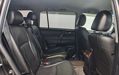 Toyota Highlander III, 2011 год, 1 890 000 рублей, 17 фотография