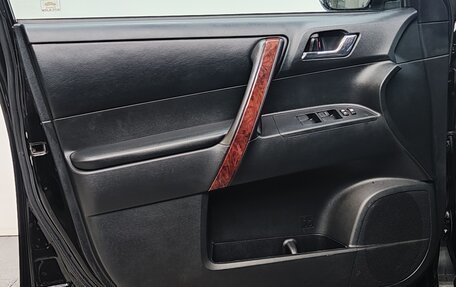 Toyota Highlander III, 2011 год, 1 890 000 рублей, 18 фотография