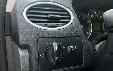 Ford Focus II рестайлинг, 2005 год, 379 000 рублей, 12 фотография