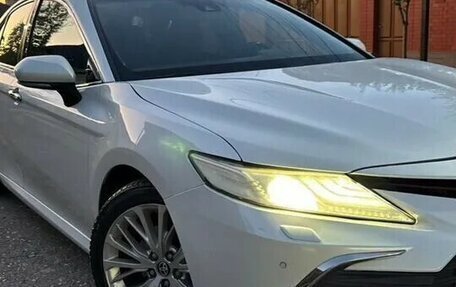 Toyota Camry, 2021 год, 2 400 000 рублей, 2 фотография