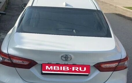 Toyota Camry, 2021 год, 2 400 000 рублей, 4 фотография