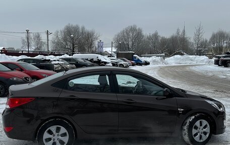 Hyundai Solaris II рестайлинг, 2015 год, 1 390 000 рублей, 2 фотография