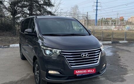 Hyundai Grand Starex Grand Starex I рестайлинг 2, 2019 год, 4 500 000 рублей, 2 фотография