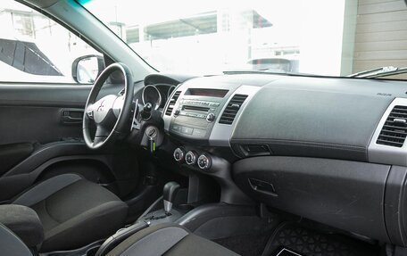 Mitsubishi Outlander III рестайлинг 3, 2011 год, 1 259 000 рублей, 12 фотография