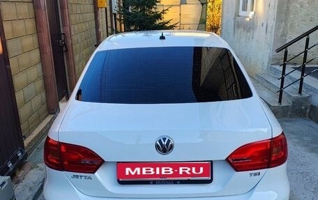 Volkswagen Jetta VI, 2013 год, 1 225 000 рублей, 2 фотография