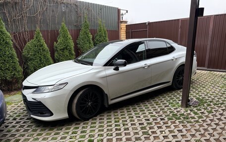 Toyota Camry, 2021 год, 3 590 000 рублей, 1 фотография