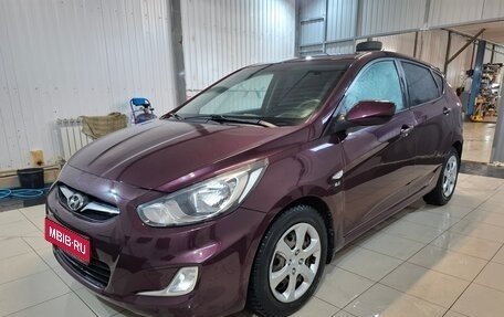 Hyundai Solaris II рестайлинг, 2012 год, 809 000 рублей, 1 фотография