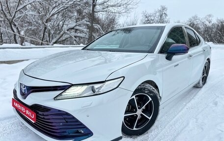 Toyota Camry, 2018 год, 2 350 000 рублей, 1 фотография