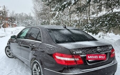 Mercedes-Benz E-Класс, 2012 год, 1 600 000 рублей, 3 фотография