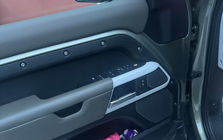 Land Rover Defender II, 2021 год, 5 600 000 рублей, 8 фотография