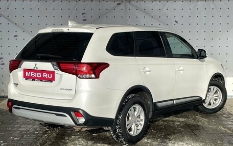 Mitsubishi Outlander III рестайлинг 3, 2019 год, 2 090 000 рублей, 4 фотография