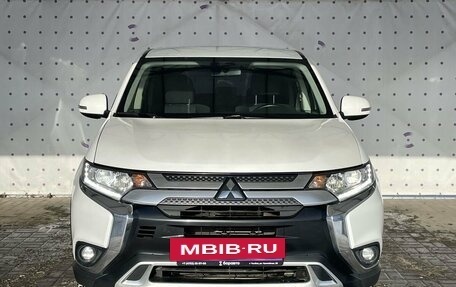 Mitsubishi Outlander III рестайлинг 3, 2019 год, 2 090 000 рублей, 3 фотография