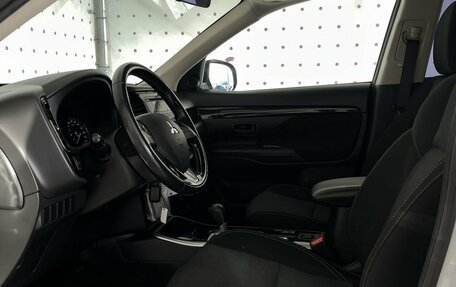 Mitsubishi Outlander III рестайлинг 3, 2019 год, 2 090 000 рублей, 11 фотография