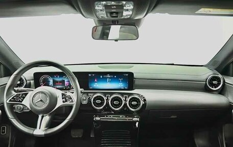 Mercedes-Benz A-Класс, 2024 год, 3 800 000 рублей, 12 фотография