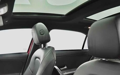 Mercedes-Benz A-Класс, 2024 год, 3 800 000 рублей, 18 фотография