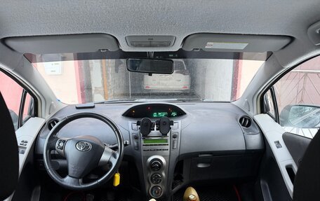 Toyota Yaris III рестайлинг, 2009 год, 670 000 рублей, 5 фотография