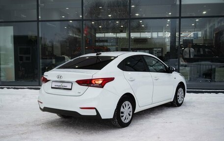 Hyundai Solaris II рестайлинг, 2017 год, 1 000 000 рублей, 2 фотография
